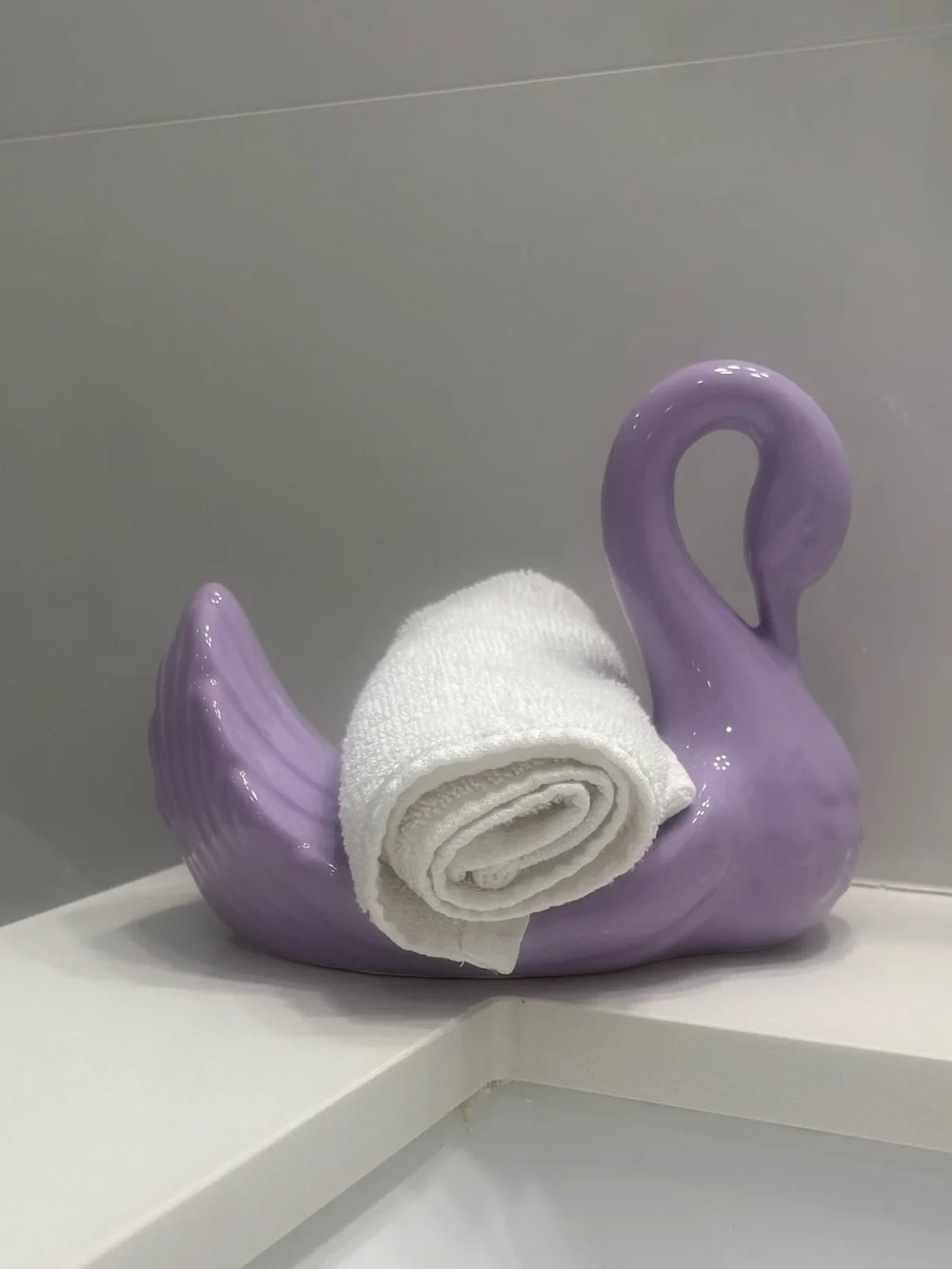 Vintage Lavender Ceramic Swan towel and washcloth holder